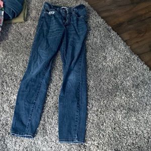 Well loved. Good American jeans. Good legs size 6